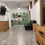 Prenocisce 9a Gostinjska kuća *